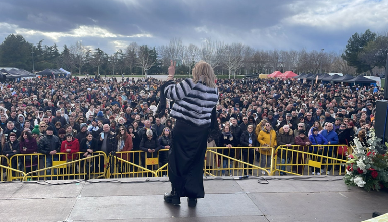 Romanii-din-Spania-au-sarbatorit-impreuna-la-Festivalul-Martisorului-dedicat-Zilei-Femeii-4-768x439