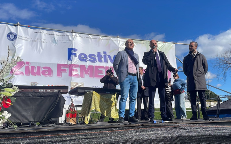 Romanii-din-Spania-au-sarbatorit-impreuna-la-Festivalul-Martisorului-dedicat-Zilei-Femeii-5-768x479